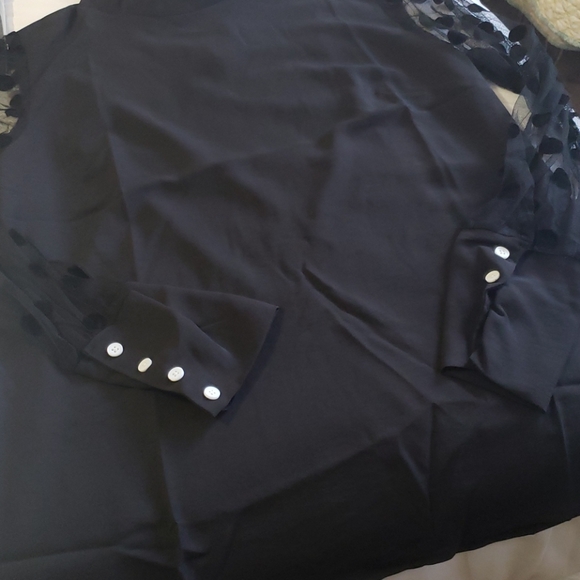 🍭1 Small left 💜NEW Boutique puff sleeve top - Picture 5 of 6